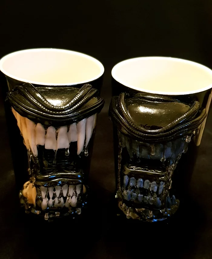 It's shiny as a grand piano... - My, Polymer clay, Needlework without process, Mug with decor, Handmade, Stranger, Kripota, Fangs, To fall, Drooling, Alien 4: Resurrection, Alien 3, Alien: Covenant, Alien 3, Horror, Longpost