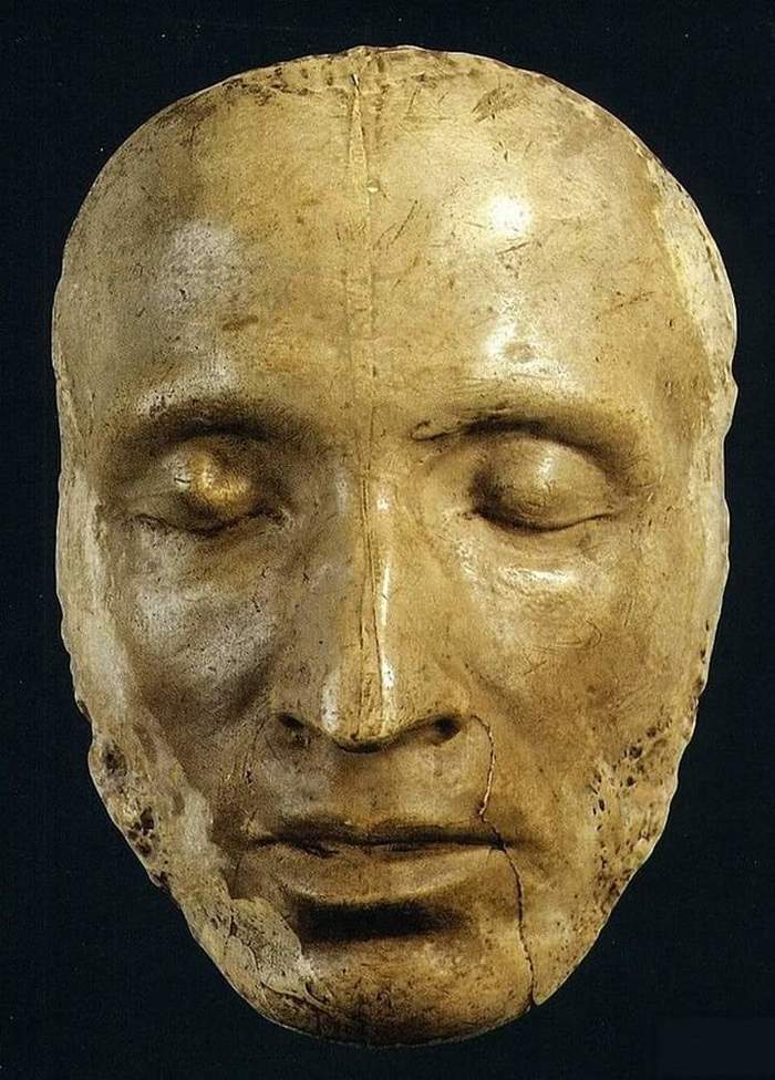 About the poet - Death mask, Поэт