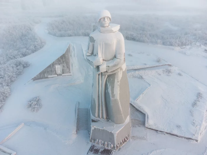 Замерзший памятник Алеша - Моё, Мурманск, Мурманская область, Россия, Кольский полуостров, Архитектура, Длиннопост