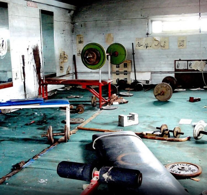 Когда на жиме взял слишком большой вес