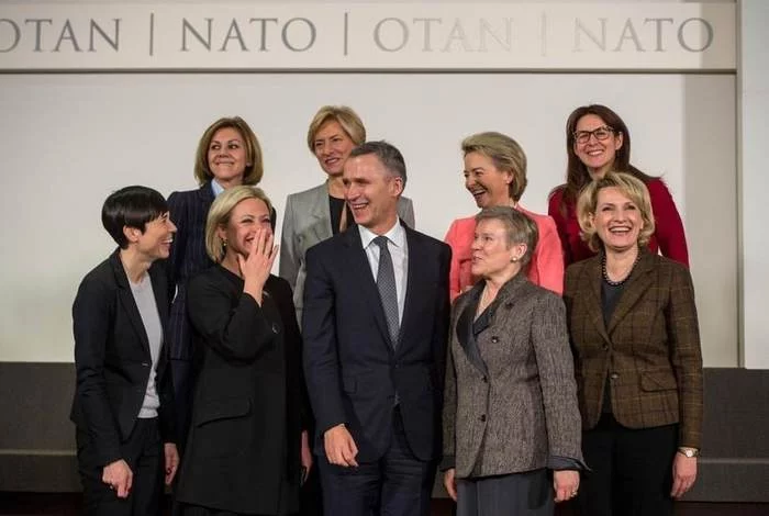 Chicken coop - NATO, Jens Stoltenberg, Mat, Politics