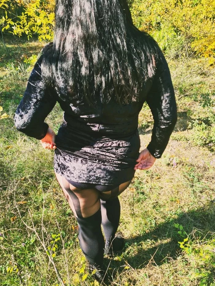 Walks in the park - NSFW, My, Booty, Tights, In public, Walk, Autumn, Wife, Amateur photography, Longpost