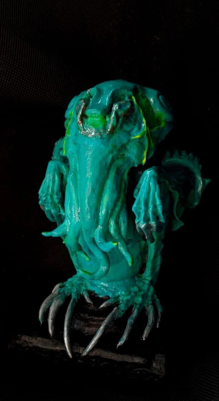 Cthulhu made of polymer clay. Height 275mm, glows in the dark, weighs like a brick. Back to review - My, Cthulhu, Myths of Cthulhu, Howard Phillips Lovecraft, Polymer clay, Creation, Sculpture, Magic, Longpost