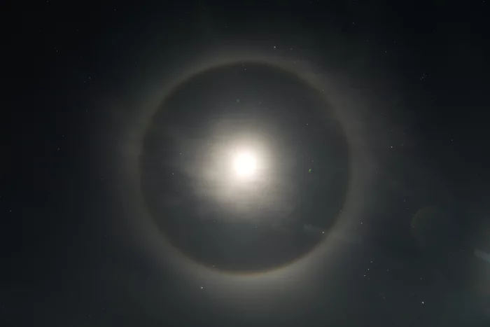 Lunar halo - My, Halo, Atmosphere, moon, Ural, The mountains, freezing
