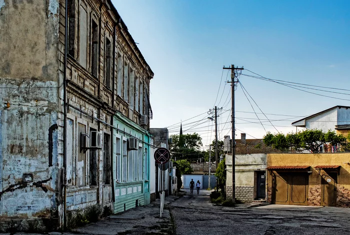 Evening photo - My, Street photography, The photo, Evpatoria, Crimea, People, Architecture, Beginning photographer