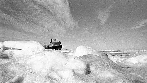 To the top of the planet - about the first voyage of the nuclear icebreaker Arctic to the North Pole, 1977 - the USSR, Interesting, Ship, Nauchpop, Documentary, How it was, Informative, Fleet, North Pole, Icebreaker, Shipbuilding, Arctic, Nuclear Fleet, Nuclear icebreaker, Research, Scientists, Nuclear-powered ship, Video, Made in USSR, История России, Longpost