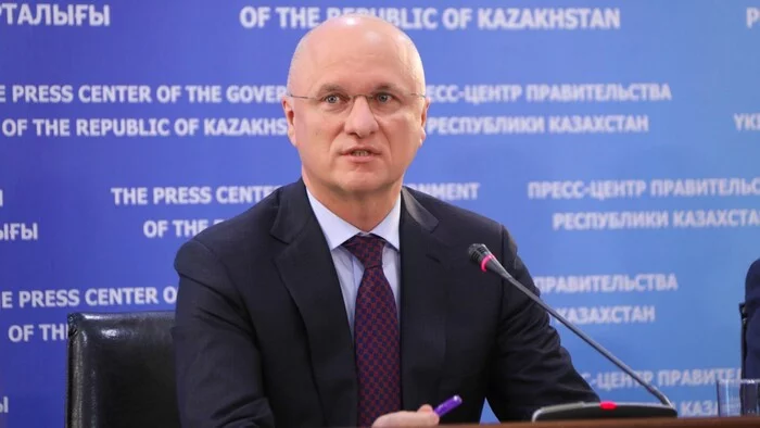 They counted and counted the scrap collection to please themselves... - Kazakhstan, Disposal