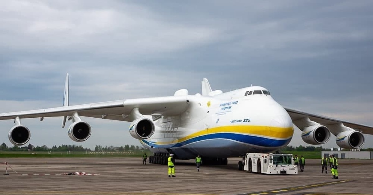 Самолеты украины. АН-225 Мрия уничтожен. АН-225 Мрия 2022. АН 225 Мрия Аэрофлот. АН-225 Мрия Гостомель.