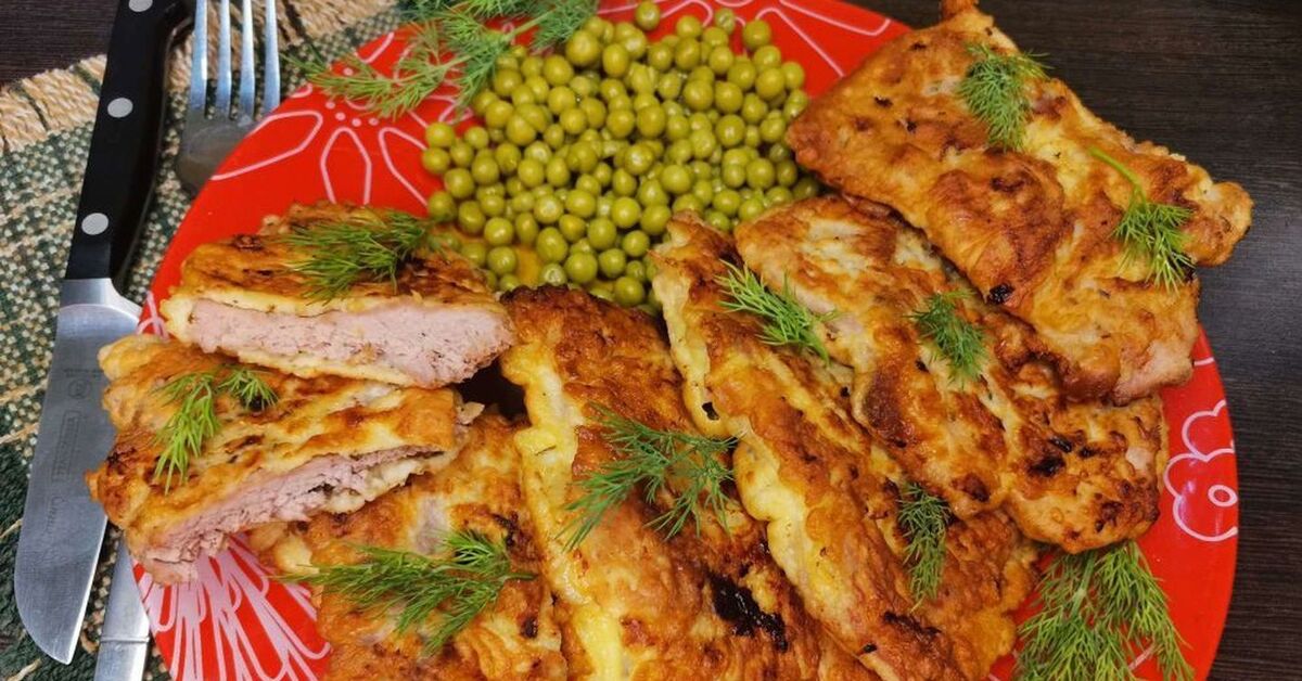Свиные отбивные в соусе. Рецепт правильных отбивных из свинины. Отбивные из свиной вырезки. Шницель по венски. Рецепт правильных отбивных из свинины.