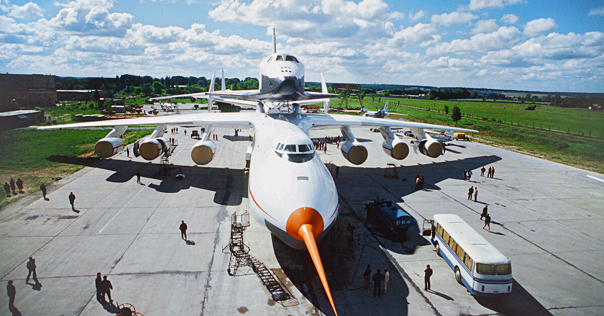 Ан з. Мрия АН-225 Буран. АН-225 Мрия уничтожен в Гостомеле. Самолет Мрия АН 225 СССР. АН-225 Гостомель.