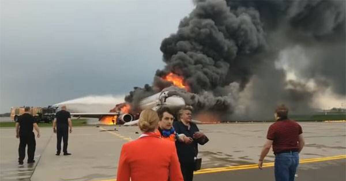 Ошибка пилота. Авиакатастрофа SSJ-100 В Шереметьево. Пилот сгоревшего в Шереметьево SSJ-100. Катастрофа Суперджет 100 в Шереметьево. Пилот Суперджет 100 после катастрофы в Шереметьево.