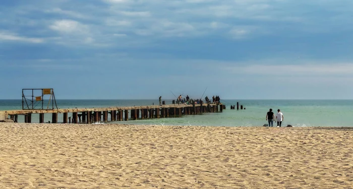 April Beach - My, Evpatoria, Crimea, Spring, Sea, Beach, People, Fishing, Fishermen, 