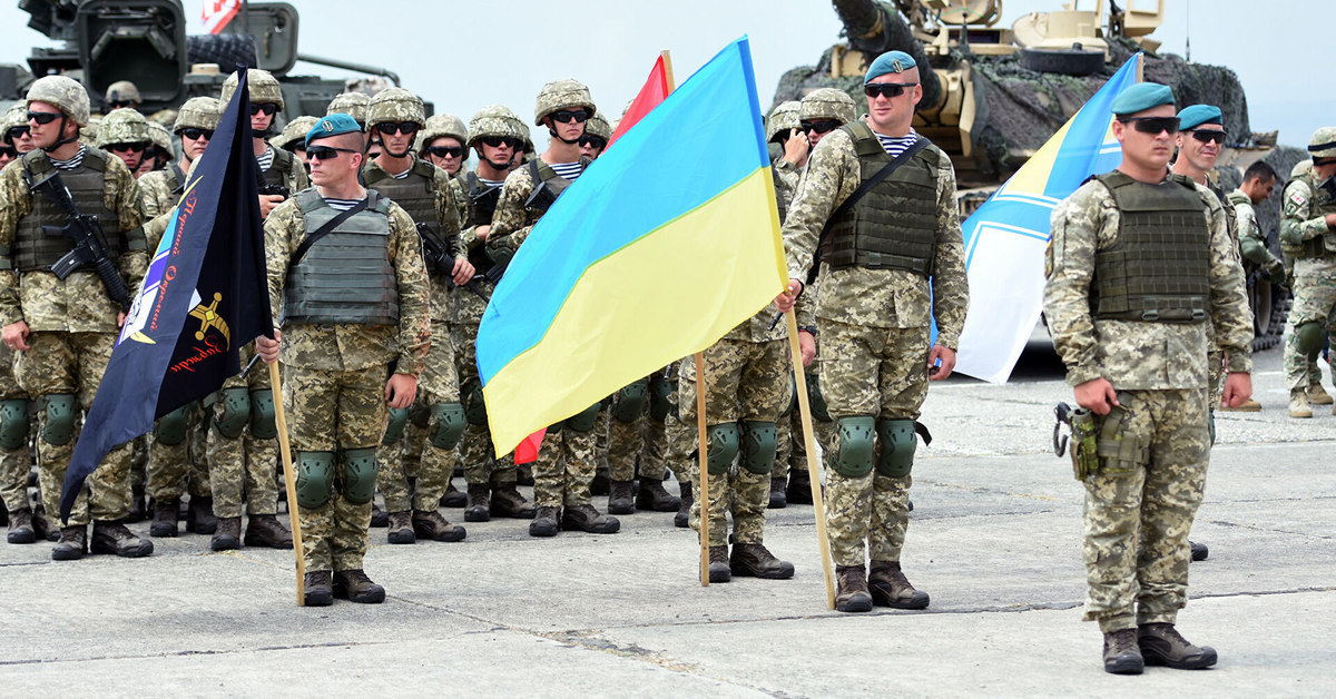 Нато не поможет. Хорватские военные с флагом. Хорватский сценарий.