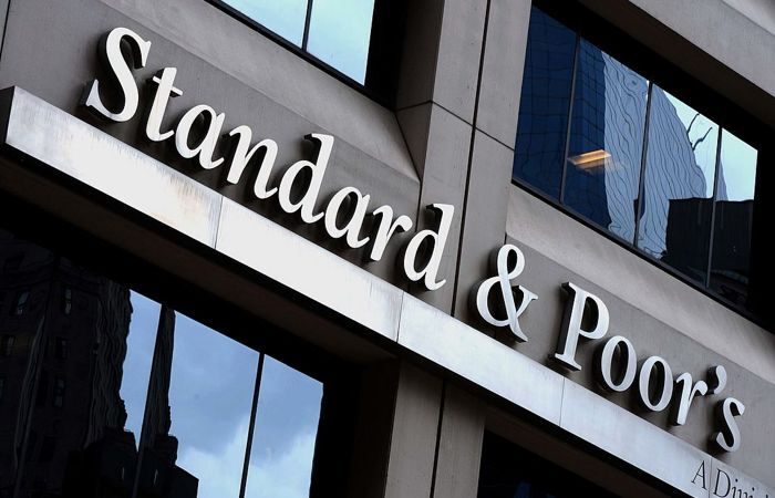 Агентство S&P снизило рейтинг России до преддефолтного уровня - Россия, S&p, Экономика, Финансы, Новости, Интерфакс, 