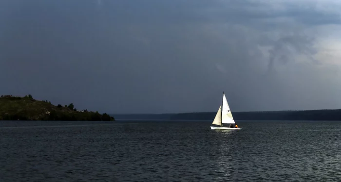 Before the storm - My, The photo, Beginning photographer, Middle Ural, Summer, Landscape, Pond, Yacht, Mainly cloudy, 