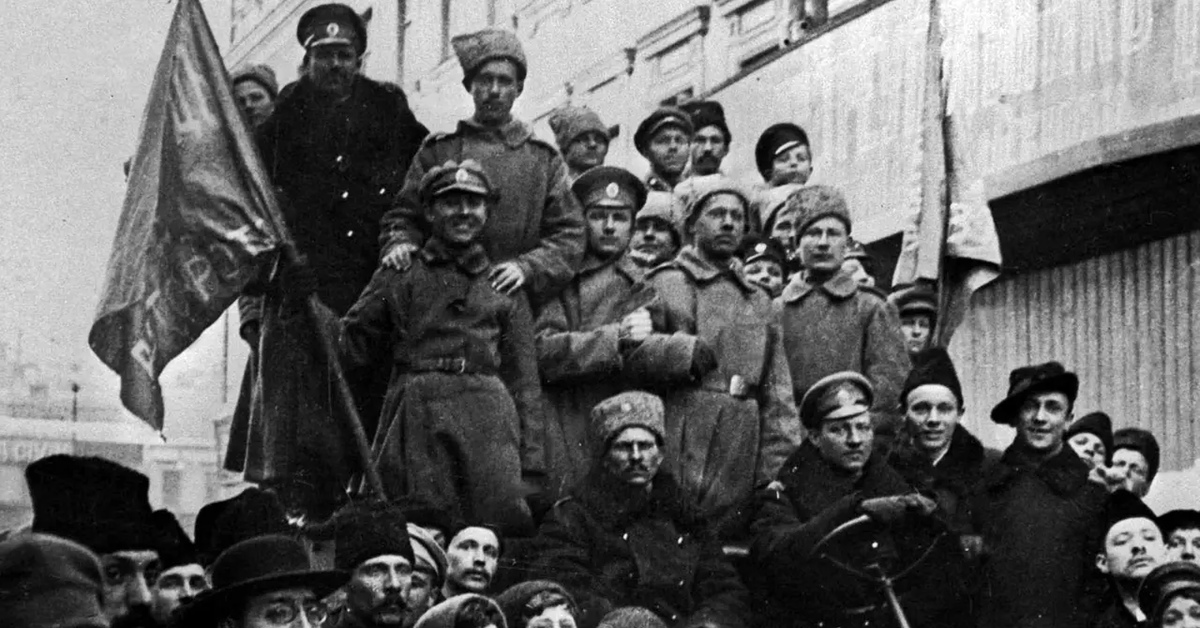 Национальное движение 1917. Революционные матросы 1917 анархисты. Революция 1917 белые и красные. Революция 1917 белые.