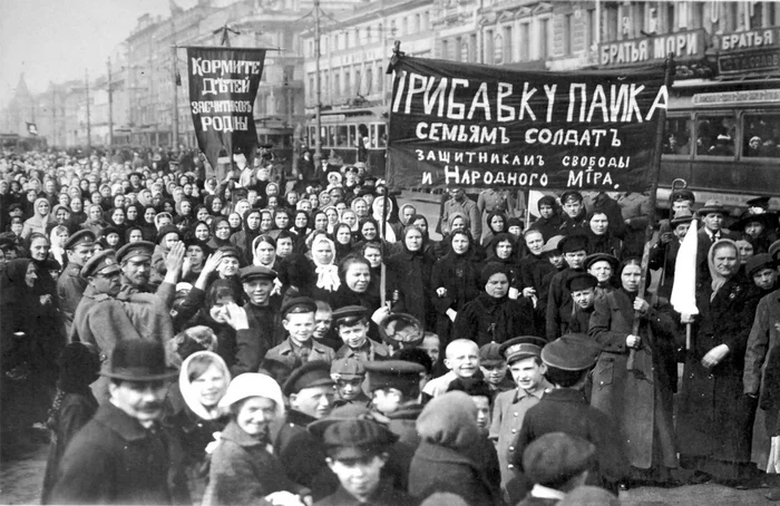 105 years ago the February Revolution began - Story, February revolution, Requirements, Politics, Российская империя, Petrograd, Old photo, Interesting, История России, 