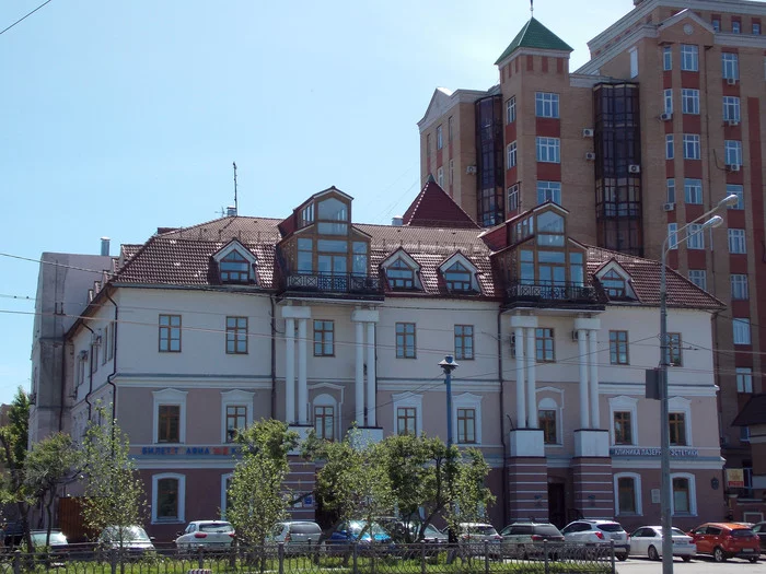 The main building of the central Khreshcheno-Tatar school (Nikolai Ershov, 18) - Kazan, Architecture, Old man, Before, Walk, City walk, Town, Monument, sights, The park, Longpost