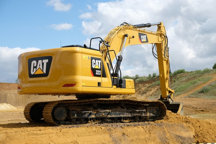   Caterpillar  Deere     , , Caterpillar, John Deere, Hitachi, 