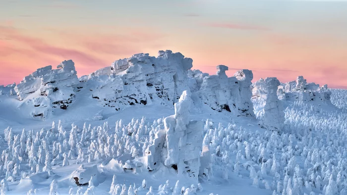 Martovskie -30 at the top of the Memorial Stone, Perm Krai - My, Landscape, Beautiful, freezing, Commemorated Stone, dawn, Winter, Ural, Longpost, 