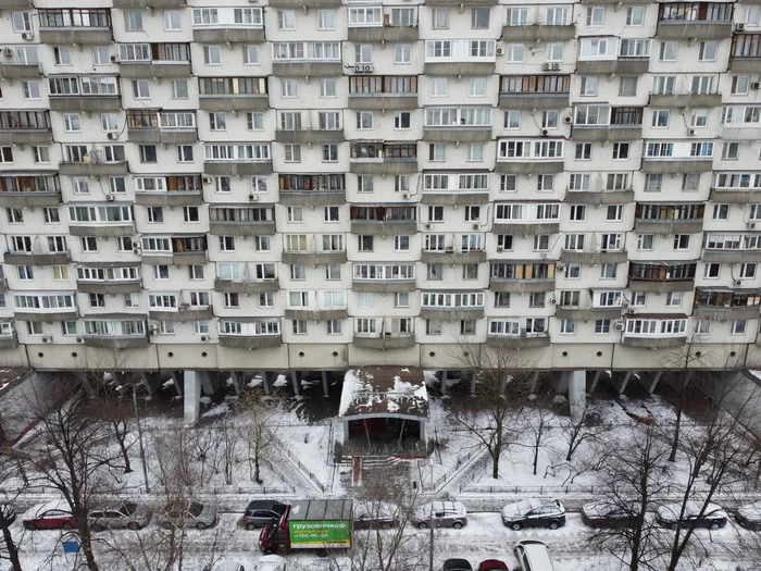 Дом на курьих ножках москва фото