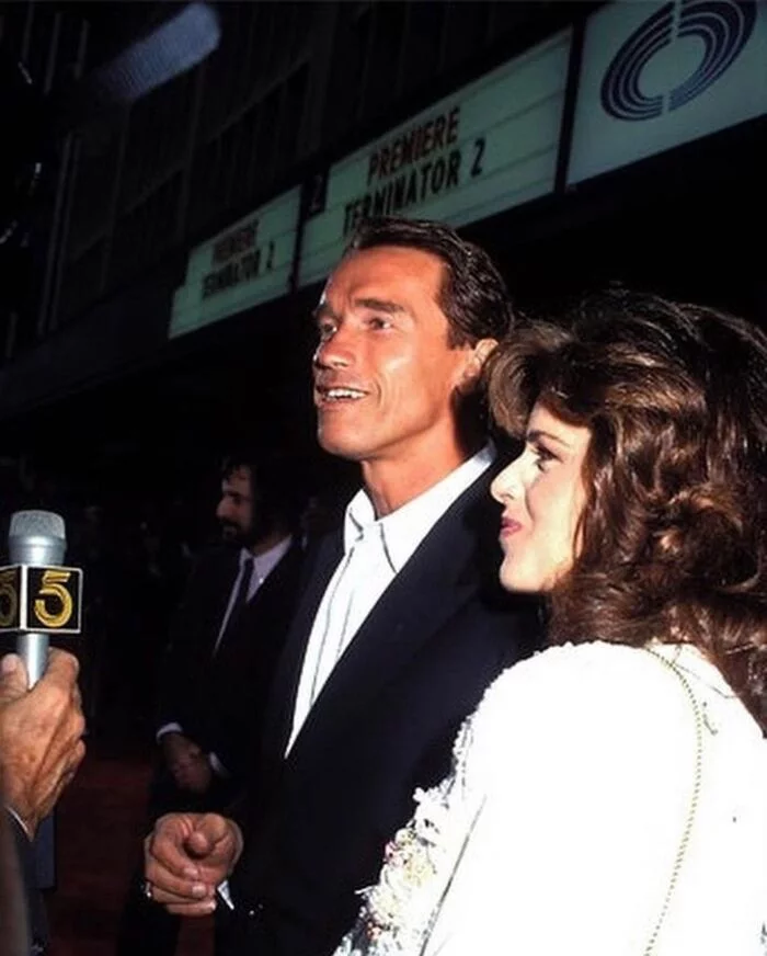 At the premiere of T2 - Actors and actresses, Terminator 2: Judgment Day, Arnold Schwarzenegger, Robert Patrick, Linda Hamilton, Edward Furlong, Story, Hollywood, Longpost