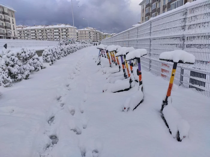 Off-season - My, Mobile photography, Snow, Cyclone, Kick scooter, Spring, Weather, Sochi, 