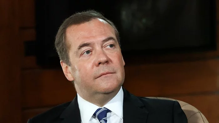 There will be no collapse in the Russian economy - Dmitry Medvedev, Economy, Collapse, Paper, Bleach, Finland, Politics, 