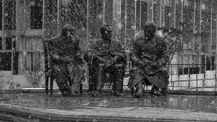 Черчилль, Рузвельт, Сталин - Моё, Черно-белое фото, Памятник, Гелиос44-2, 