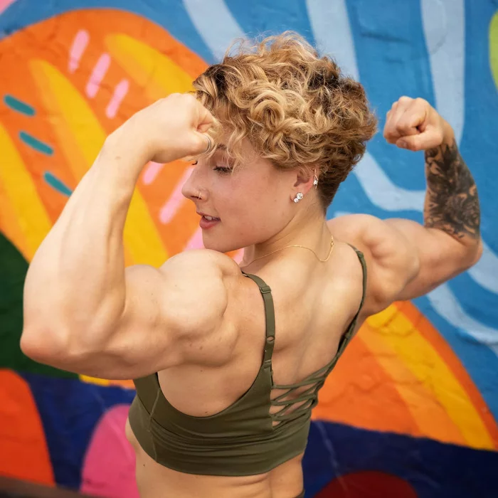 Olivia Gravengaard (@oldsoulmadenew) - Olivia Gravengaard, Strong girl, Sleep-Sleep, Girls, The photo, Sports girls, Body-building, Bodybuilders, Video, Vertical video, Soundless, Longpost, 