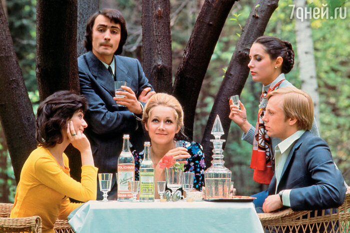 Труа бутэ дэ водкю!