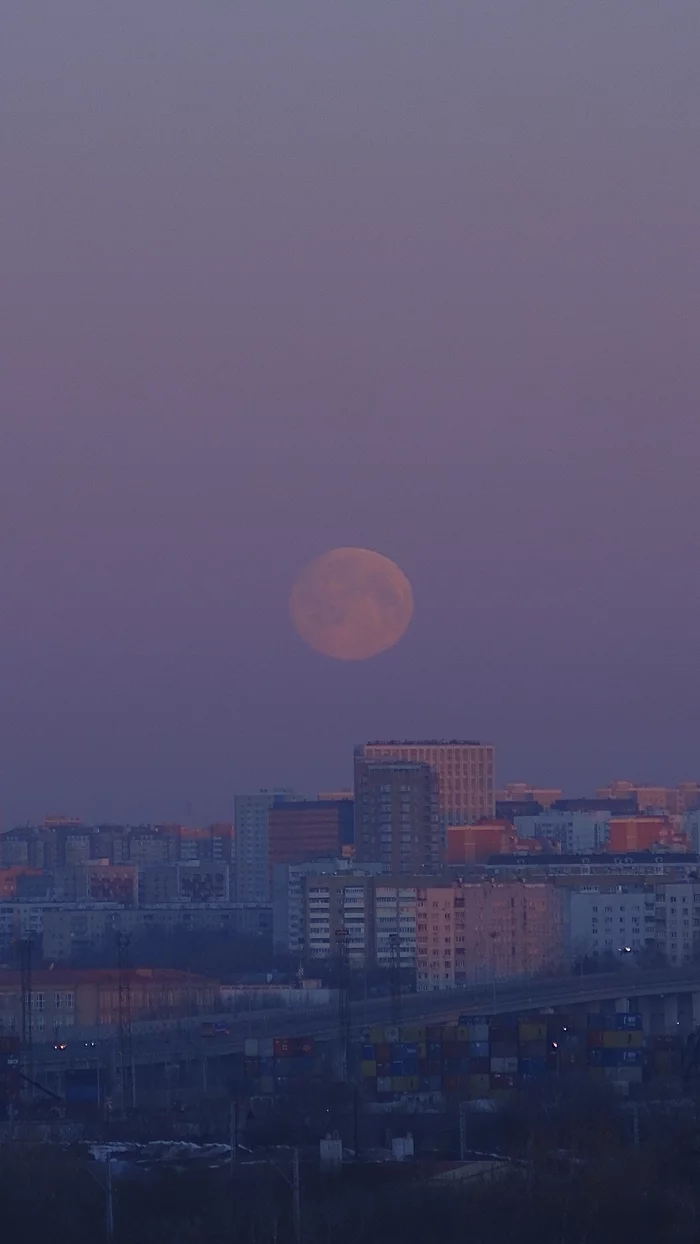 Moon Hunting - My, The photo, Fujifilm, moon, Jupiter-37, Astrophoto, Full moon, dawn, Longpost, , Town