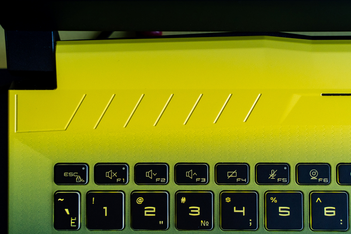 "Показываем ноутбук MSI Crosshair 15 в стиле Rainbow Six Extraction. Посмотрите! "