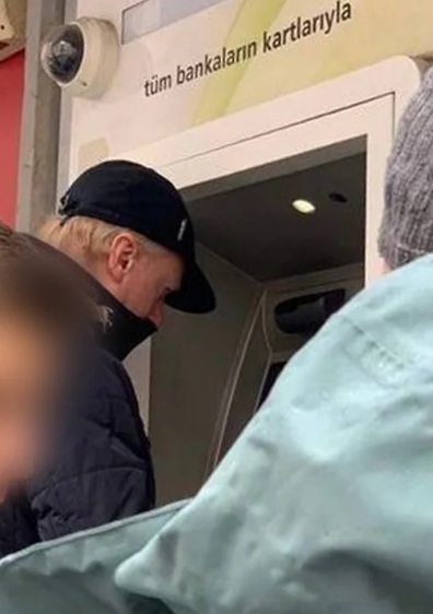 Chubais was spotted at an ATM in Istanbul (PHOTOS) - Politics, Media and press, Anatoly Chubais, Russia, Turkey, 