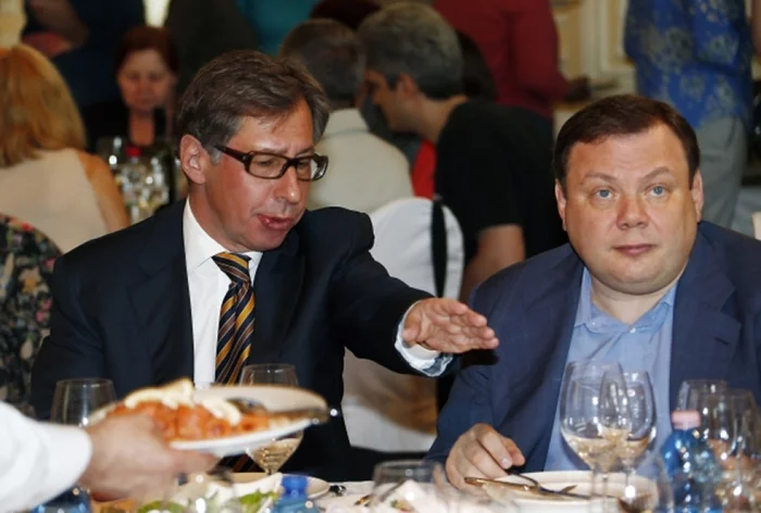 Попавший под санкции миллиардер Петр Авен заявил, что не знает, как теперь выживать Политика, Олигархи, СМИ и пресса, Длиннопост, Санкции, Повтор