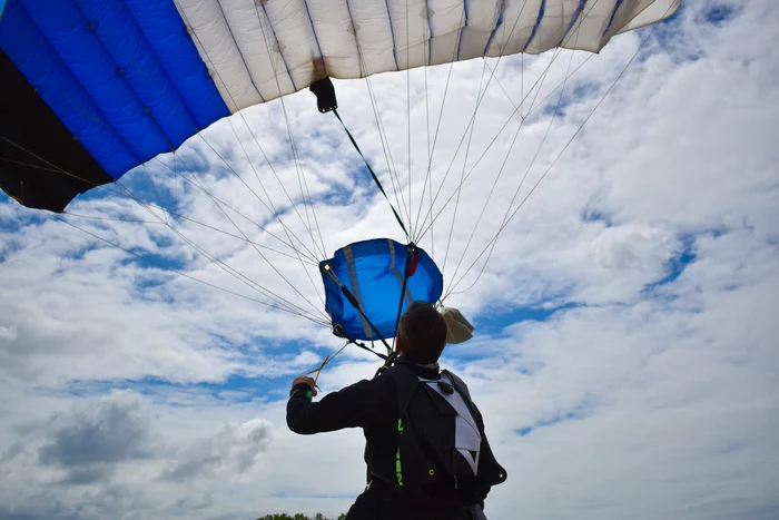 Parachutist - My, Parachute, Aerodrome