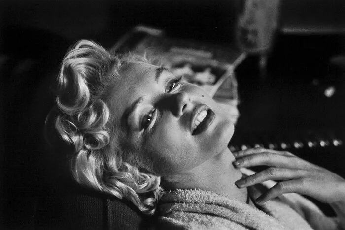 Marilyn Monroe in photographs by Elliott Erwitt (III) Cycle The Magnificent Marilyn Part 914 - Cycle, Gorgeous, Marilyn Monroe, Actors and actresses, Celebrities, Blonde, Girls, 1961, Black and white photo, Hollywood, Photos from filming