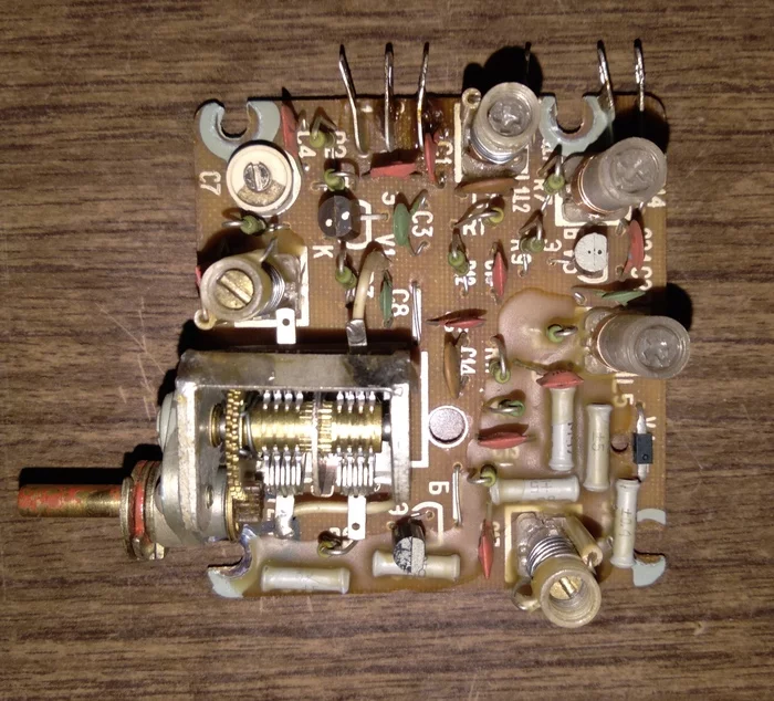 Restructuring of the VHF 2-01C block from the VHF-OIRT range (65.81~74) to VHF-CCIR (87.5~108) on the example of the radio Needle 301-1 - Electronics, Homemade, Radio engineering, Radio, Video, Video VK, Longpost