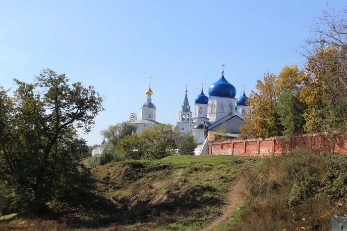 Bogolyubovo in autumn - My, sights, Local history, Architecture, Vladimir region, Bogolyubovo, Canon 600D, Longpost, Temple