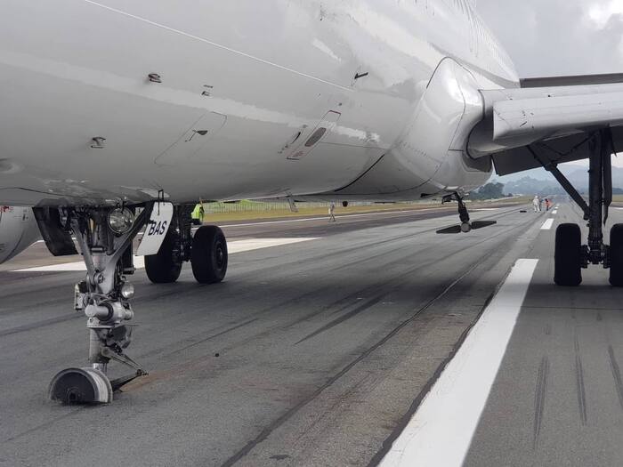   A320   , Airbus a320,  , , ,  , , 