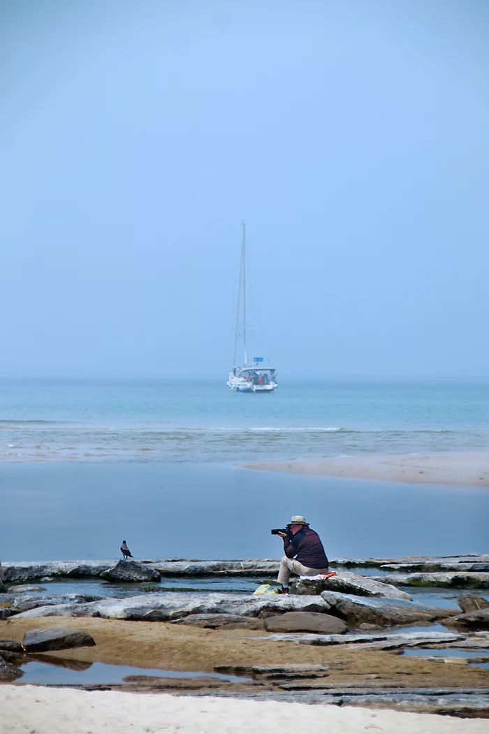 Photographer, sea and longboat - My, The photo, Photographer, Sea, Yacht, Crow, Beach, 