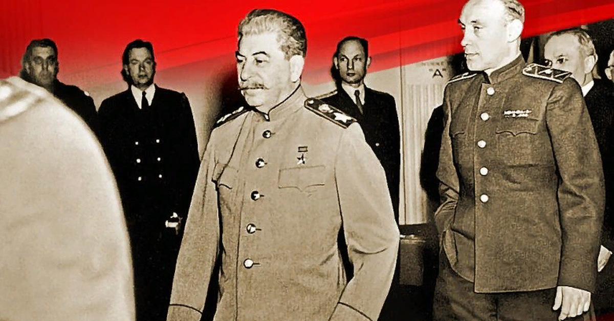 Сталин переговоры. Сталин Рузвельт и Черчилль на Ялтинской конференции. Иосиф Сталин на Ялтинской конференции. Ялтинская конференция 1945 Сталин Черчилль. Сталин Черчилль и Рузвельт в Ялте.
