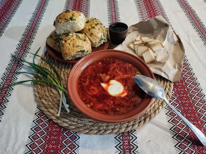 Borscht with pampushkas - My, Borsch, Food, Pampushkas, 