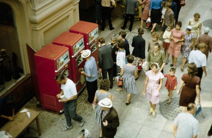 Vending machines with soda in GUM, 1960s - Moscow, the USSR, History of the USSR, История России, Gum, Machine, Soda, 