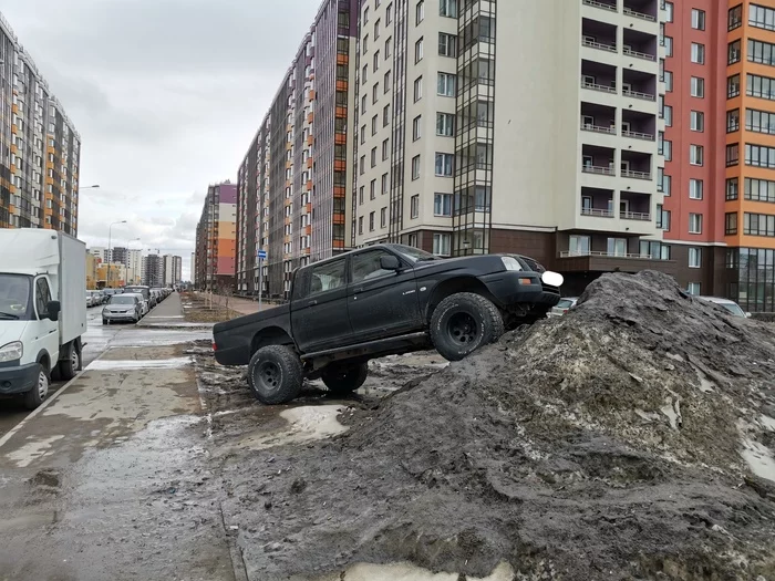 Парковка - дело святое - Моё, Машина, Парковка, Юмор, Солнечный город, Санкт-Петербург, Восстание машин, Авто, Надеюсь это шутка, Длиннопост, 