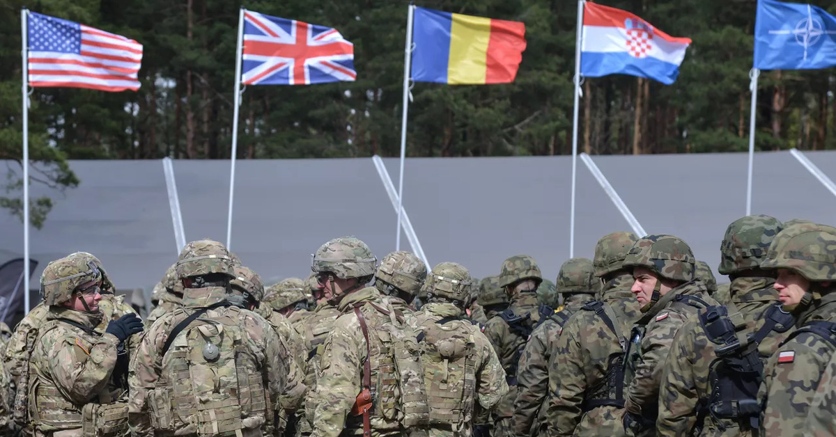 Польша находится в нато. Учения НАТО В Польше. Военные НАТО. Натовская база в Польше.