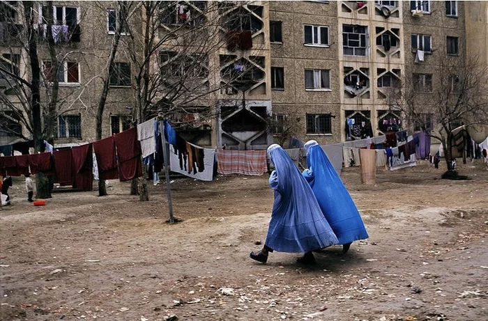 On the way home - Kabul, Women, Burqa, Building, The street, Afghanistan, The photo, 2000s