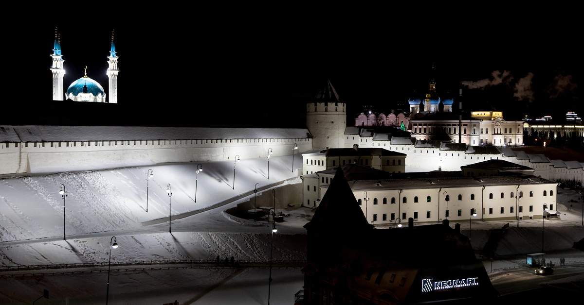 Самая длинная ночь в 2023 году. Казанский Кремль. Казанский Кремль Преображенский монастырь drive2. Казанский Кремль со спутника. Буферная зона Казанского Кремля.