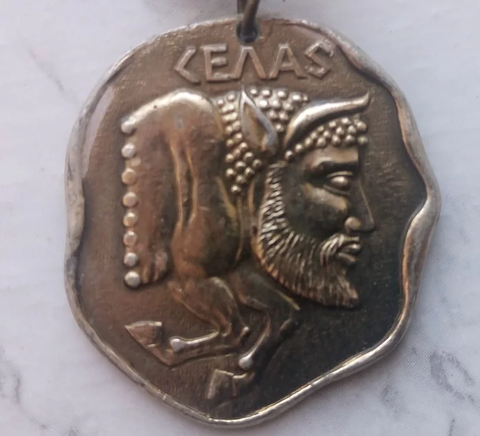 Please tell me what kind of medal? - Picture with text, Unknown, Medals