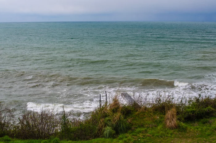 The bathing season is open! - My, Sochi, Sea, Black Sea, Storm, Beach, Longpost